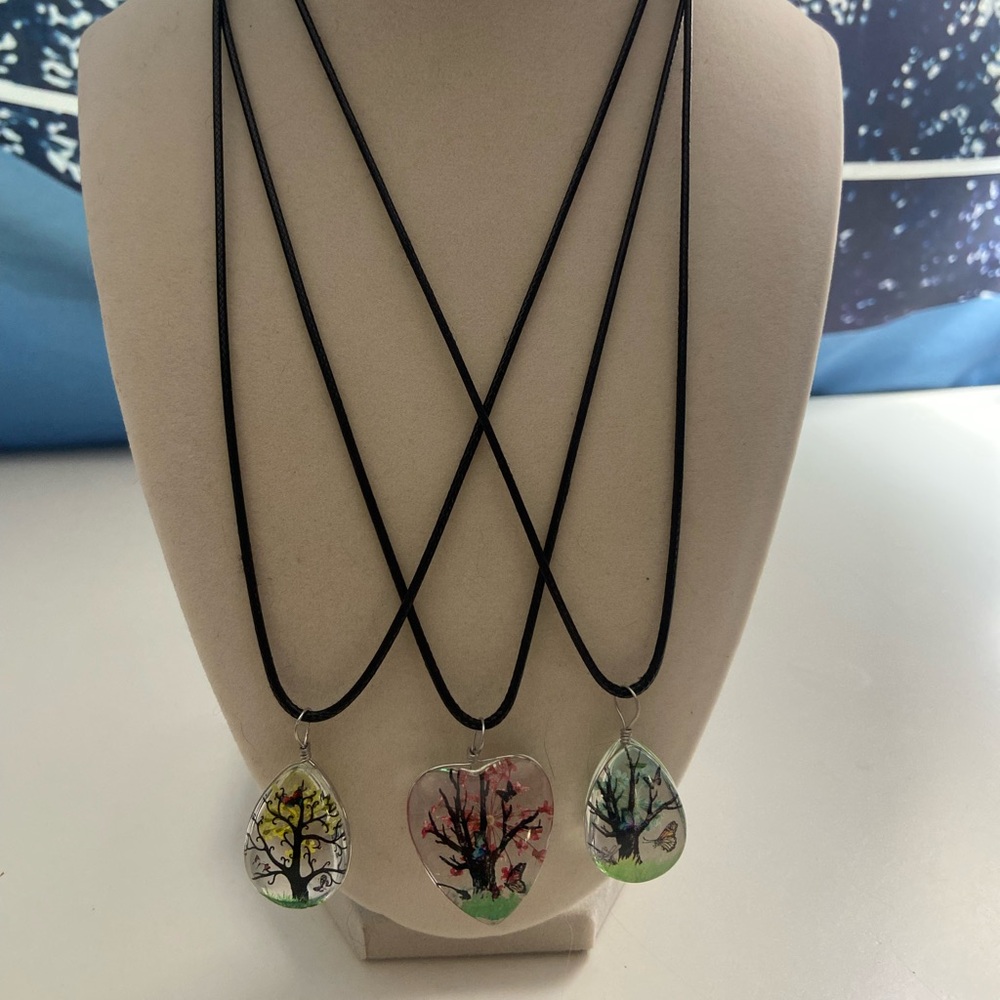 Elegant Tree Pendant Necklace Set